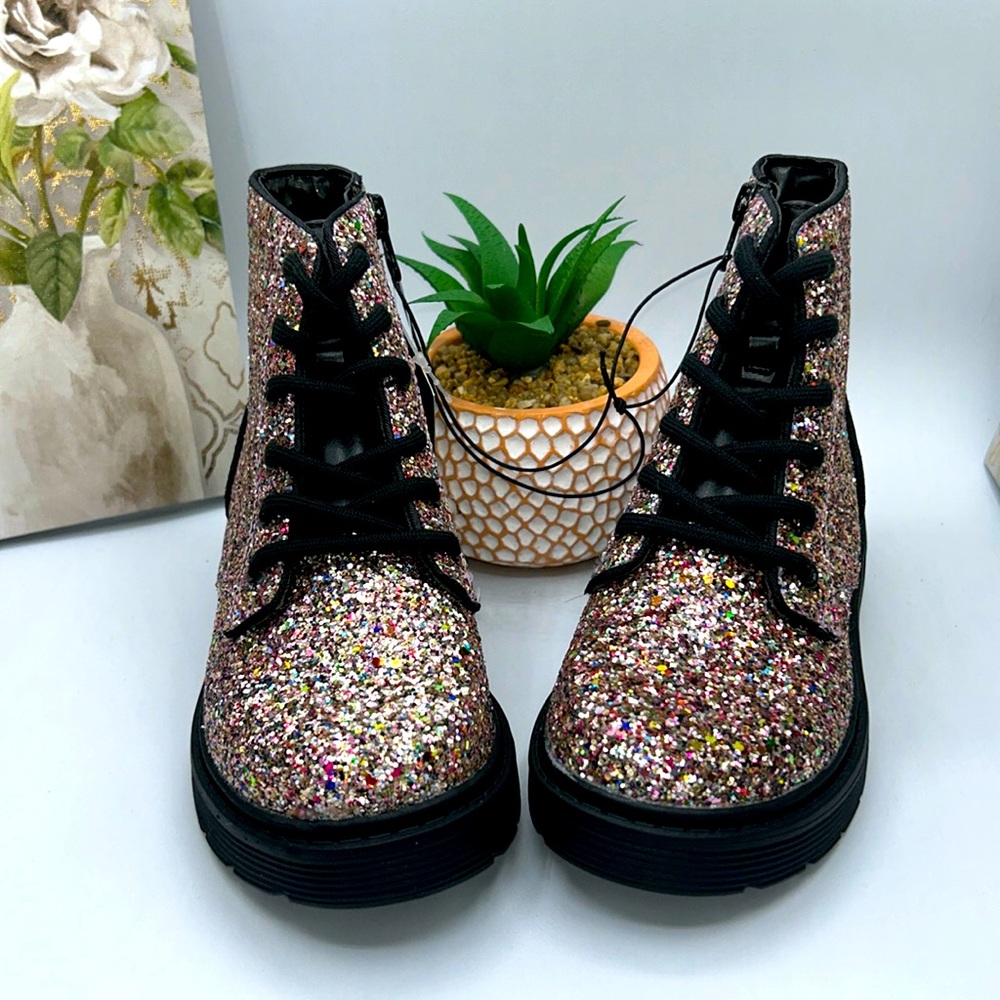 NWT Fashion Kids Boots by ART CLASS